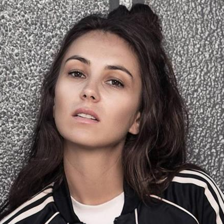 amy shark 3