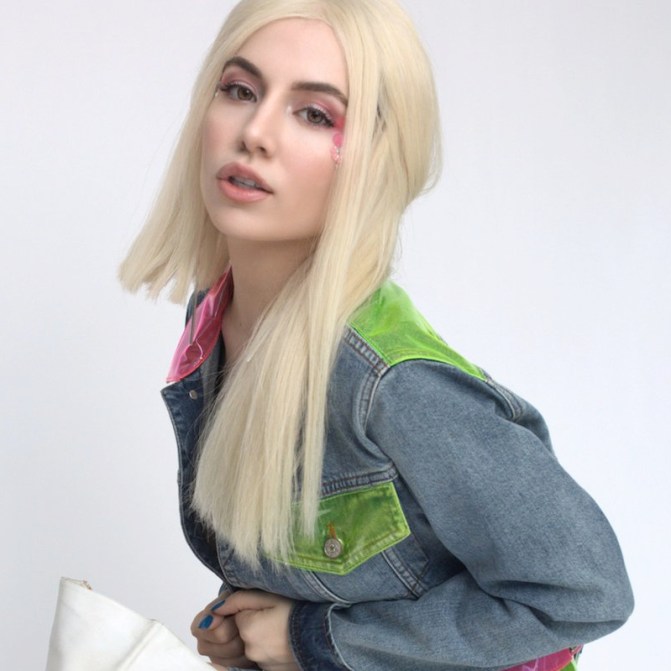 AVA MAX