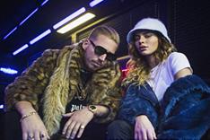 Hugel &amp; Amber van Day