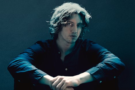 Dean Lewis (1)