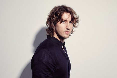 Dean Lewis (2)