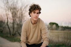 Vance Joy (2)